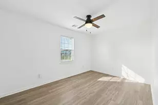 6935 W Holiday St, Hitchcock, TX 77563 - Photo 5