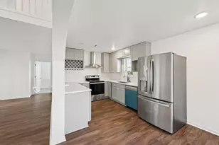 6935 W Holiday St, Hitchcock, TX 77563 - Photo 3