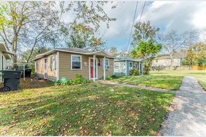 4753 Mallow Street #c, Houston, TX 77033 - Photo 1