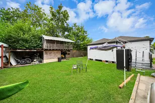 7913 Henson St, Houston, TX 77028 - Photo 11