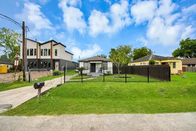 7913 Henson Street, Houston, TX 77028 - Photo 1