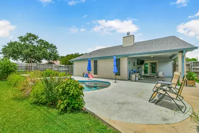2525 40th Avenue N, Texas City, TX 77590 - Photo 9