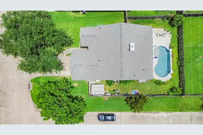 2525 40th Avenue N, Texas City, TX 77590 - Photo 3