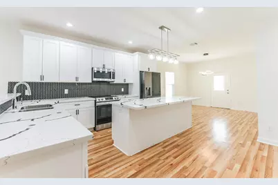 4830 Burma Road #A B, Houston, TX 77033 - Photo 9