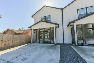 4830 Burma Road #A B, Houston, TX 77033 - Photo 3