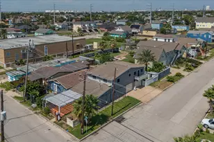 2128 59th St, Galveston, TX 77551 - Photo 3