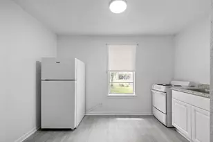 806 E Emily Ave, Wharton, TX 77488 - Photo 11