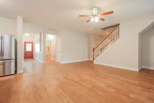 553 Small Cedar Dr, League City, TX 77573 - Photo 5