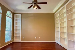 66 Driftoak Cir, The Woodlands, TX 77381 - Photo 7