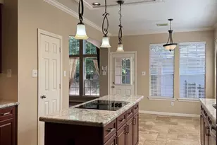 66 Driftoak Cir, The Woodlands, TX 77381 - Photo 17