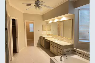 66 Driftoak Circle, The Woodlands, TX 77381 - Photo 17