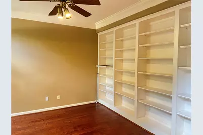 66 Driftoak Circle, The Woodlands, TX 77381 - Photo 5