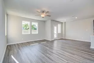 3112 Valley Peak Dr, Houston, TX 77063 - Photo 3