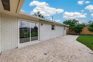 10966 Shadow Wood Dr, Houston, TX 77043 - Photo 27