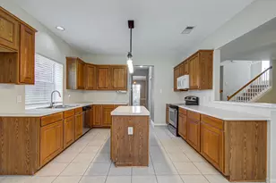 10003 Briarpark Trail Ln, Houston, TX 77064 - Photo 15