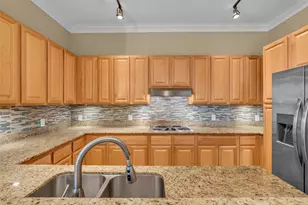 7134 Mapleridge St, Houston, TX 77081 - Photo 3