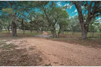 4149 Cr 444, Hallettsville, TX 77964 - Photo 3