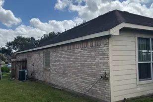 702 Hollyhock Dr, Stafford, TX 77477 - Photo 3