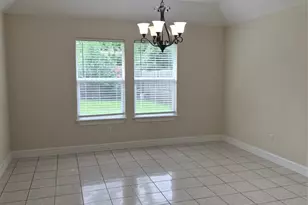 218 Majestic Oak Cir, Houston, TX 77566 - Photo 5