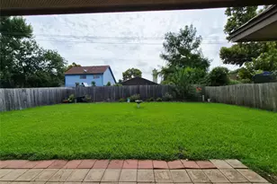 218 Majestic Oak Cir, Houston, TX 77566 - Photo 13