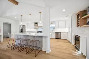 10739 Longmont Dr, Houston, TX 77042 - Photo 9