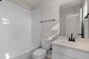 3906 Sterling Springs Ln, League City, TX 77573 - Photo 25