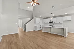 3906 Sterling Springs Ln, League City, TX 77573 - Photo 9