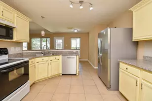4521 W Columbary Dr, Rosenberg, TX 77471 - Photo 5
