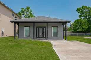 294 Debbie Ln, Dickinson, TX 77539 - Photo 3