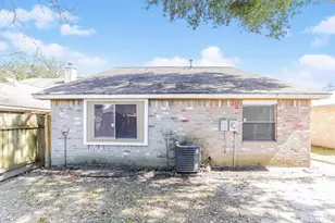 11 Crestbriar Ct, Baytown, TX 77521 - Photo 15