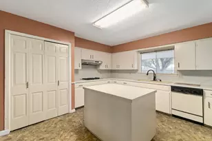 202 Kallus St, Schulenburg, TX 78956 - Photo 11