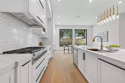 1014 Gardenia Drive, Houston, TX 77018 - Photo 9