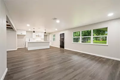 320 Burnett Drive, Baytown, TX 77520 - Photo 3