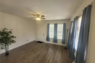 1415 Lombardy St, Houston, TX 77023 - Photo 3