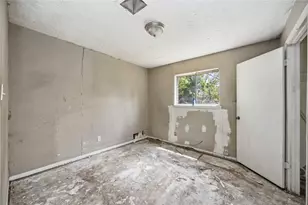 5015 Bricker St, Houston, TX 77033 - Photo 13