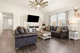 611 Walnut Branch Dr, Baytown, TX 77523 - Photo 5