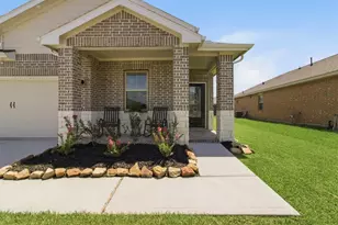 611 Walnut Branch Dr, Baytown, TX 77523 - Photo 1