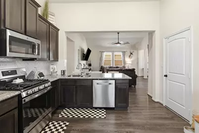 611 Walnut Branch Drive, Baytown, TX 77523 - Photo 11