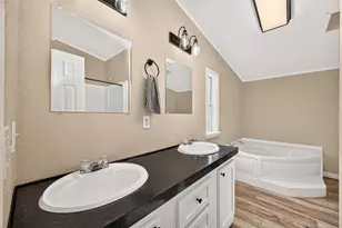 16396 Red Tail Hawk Ct, Conroe, TX 77302 - Photo 15