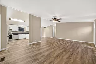 16396 Red Tail Hawk Ct, Conroe, TX 77302 - Photo 11
