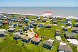 3233 Castle Dr, Crystal Beach, TX 77650 - Photo 7