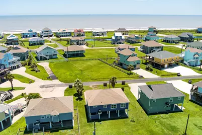 3233 Castle Drive, Crystal Beach, TX 77650 - Photo 9