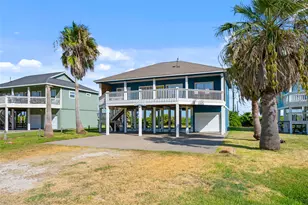 3233 Castle Dr, Crystal Beach, TX 77650 - Photo 13