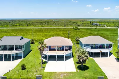 3233 Castle Drive, Crystal Beach, TX 77650 - Photo 3