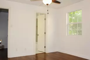 4416 Holt St, Bellaire, TX 77401 - Photo 9