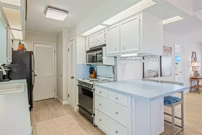 3225 Sea Castle Drive, Crystal Beach, TX 77650 - Photo 19