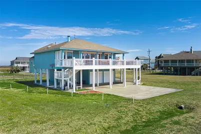 3225 Sea Castle Drive, Crystal Beach, TX 77650 - Photo 3