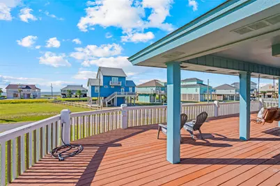 3225 Sea Castle Drive, Crystal Beach, TX 77650 - Photo 9