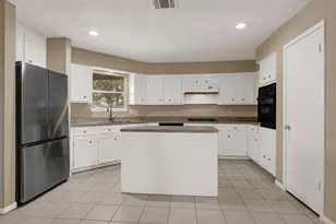 3023 Jewel Ann St, Houston, TX 77082 - Photo 9