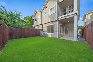2307 Clementine St, Houston, TX 77020 - Photo 9